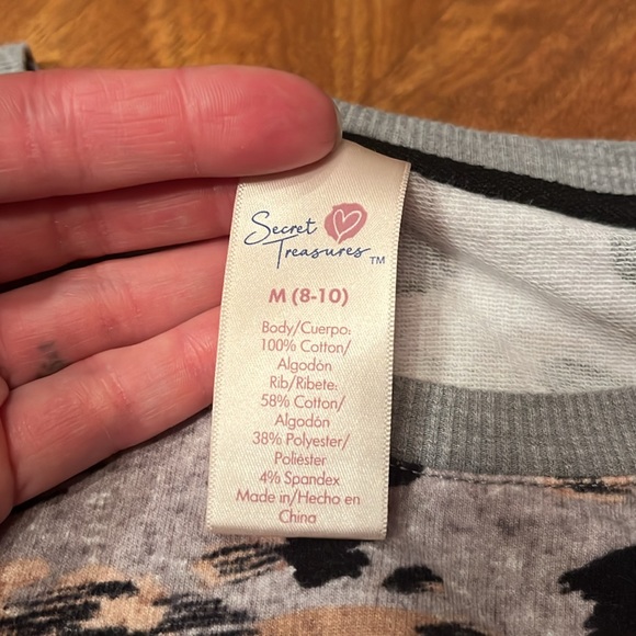 Like new Secret Treasures animal print sweatshirt - Picture 3 of 11